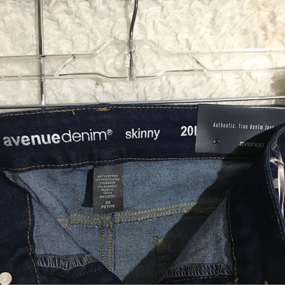 Avenue NWT Denim “Skinny” Dark Blue Size 20 Petite - Picture 7 of 10